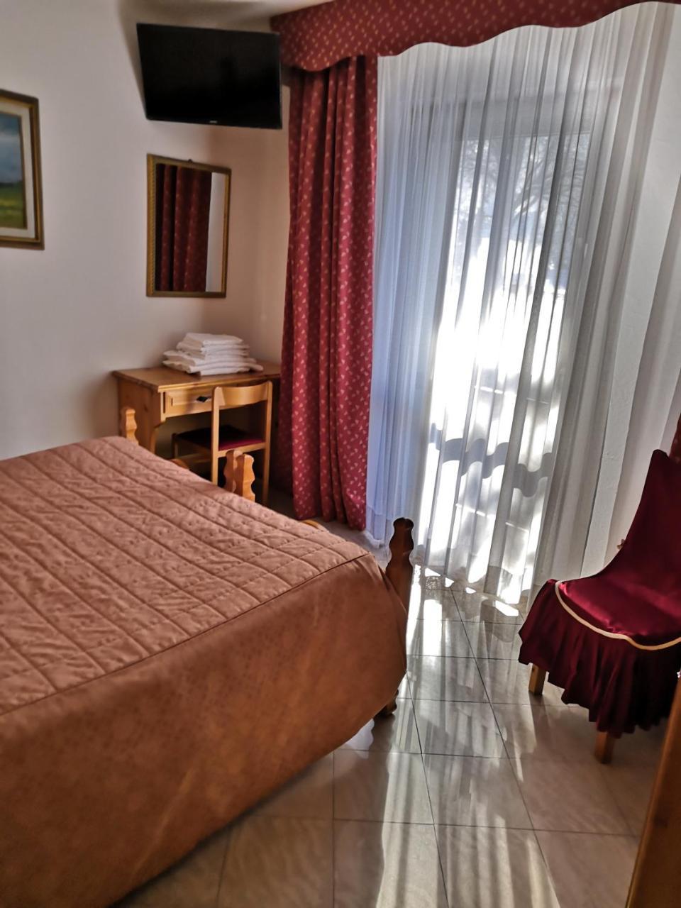 Albergo Diana سيريتو لاغي المظهر الخارجي الصورة